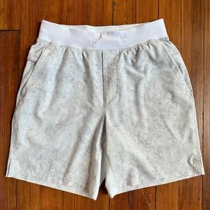 LuluLemon Men’s T.H.E Linerless 7” Running Shorts Size Small